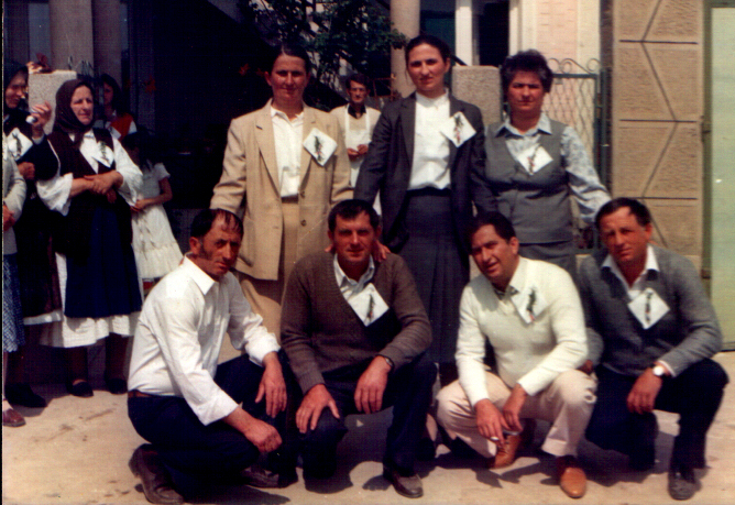 Ljubo,Slavko,Djordje,Vasilije,Desa,Djuka i Ljuibica,djeca Obrena,snimljeno 1980 godine